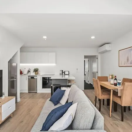 Beautiful Apartment Sleeps 4 Close Town & Ski